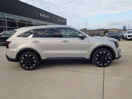 Ivory Silver 2026 Kia Sorento SX
