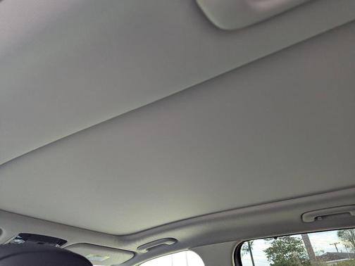 Ivory Silver 2026 Kia Sorento SX