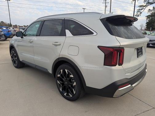 Ivory Silver 2026 Kia Sorento SX
