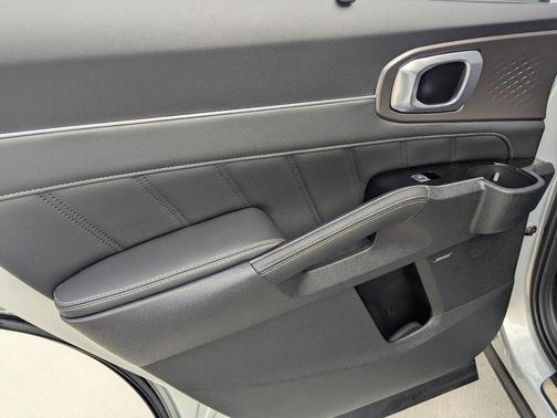 Ivory Silver 2026 Kia Sorento SX