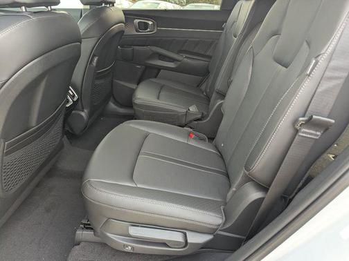 Ivory Silver 2026 Kia Sorento SX