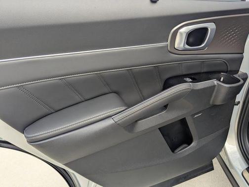 Ivory Silver 2026 Kia Sorento SX