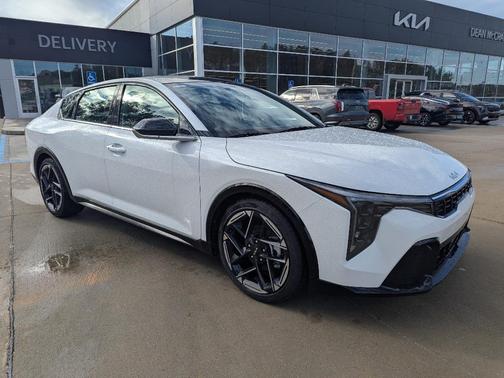 Snow White Pearl 2025 Kia K4 GT-Line Sedan