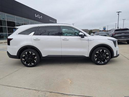 Glacial White Pearl 2026 Kia Sorento EX