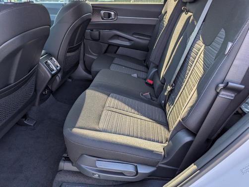 Glacial White Pearl 2026 Kia Sorento LX