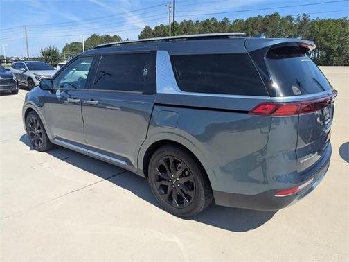2022 Kia Carnival SX