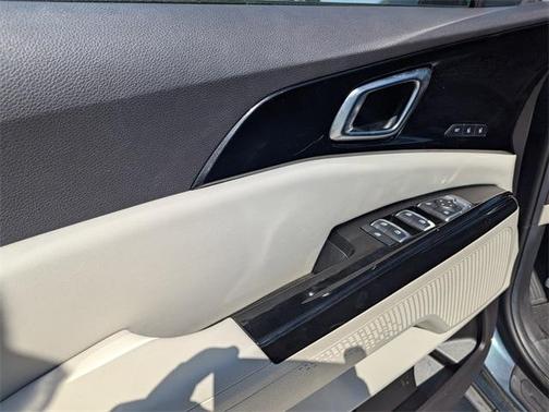 2022 Kia Carnival SX
