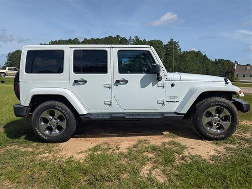 2016 Jeep Wrangler Unlimited Sahara