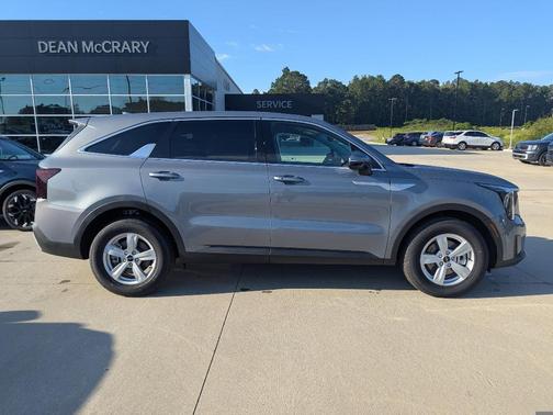 2025 Kia Sorento LX
