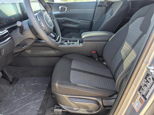 2025 Kia Sorento LX
