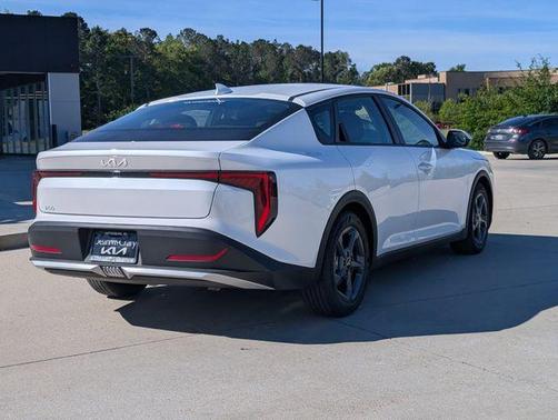 Snow White Pearl 2026 Kia K4 LXS