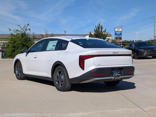 Snow White Pearl 2026 Kia K4 LXS