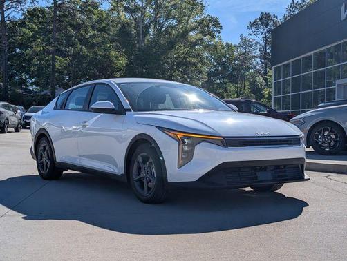 Snow White Pearl 2026 Kia K4 LXS