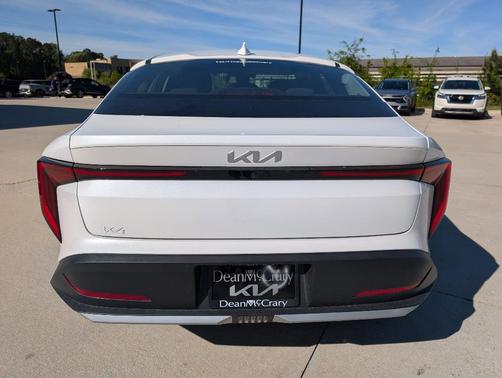 Snow White Pearl 2026 Kia K4 LXS