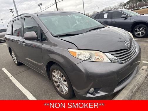 2013 Toyota Sienna XLE