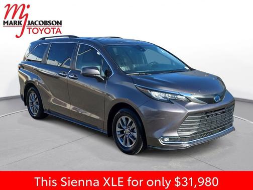 2022 Toyota Sienna XLE