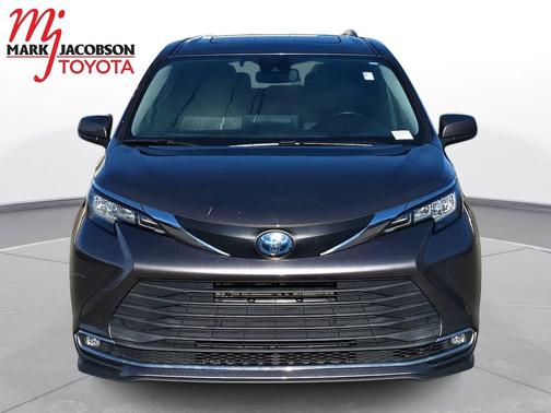 2022 Toyota Sienna XLE