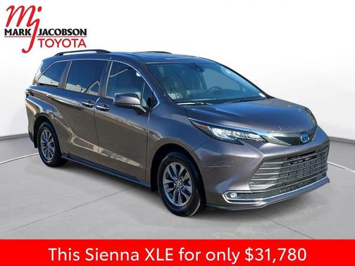 2022 Toyota Sienna XLE