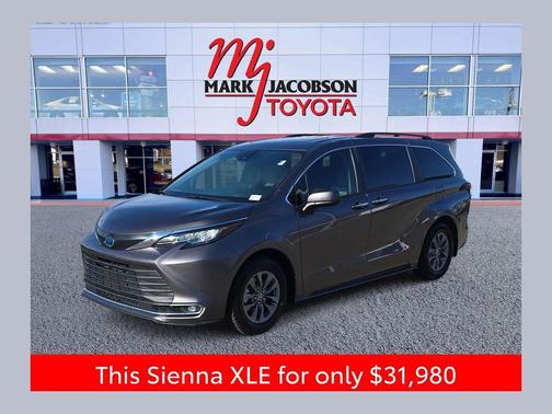 2022 Toyota Sienna XLE