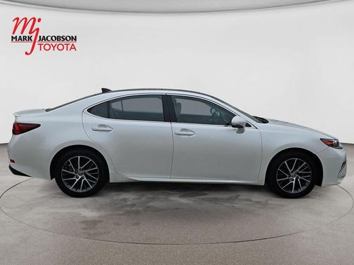 Eminent White Pearl 2018 Lexus ES 350 Base