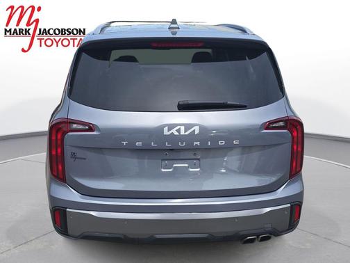Everlasting Silver 2025 Kia Telluride S