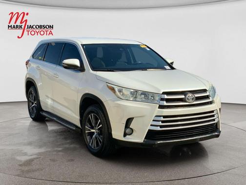 Blizzard Pearl 2017 Toyota Highlander LE Plus