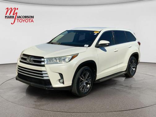 Blizzard Pearl 2017 Toyota Highlander LE Plus