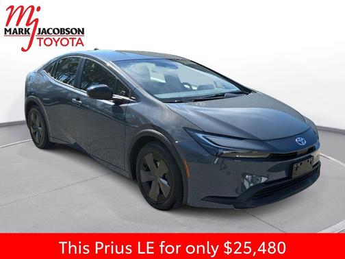 2025 Toyota Prius LE