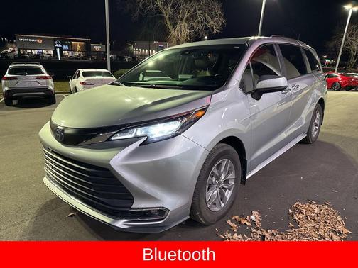 2022 Toyota Sienna XLE