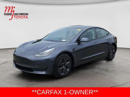 Gray 2023 Tesla Model 3 Standard Range