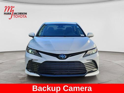 White 2022 Toyota Camry LE