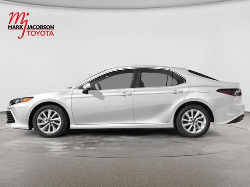 White 2022 Toyota Camry LE