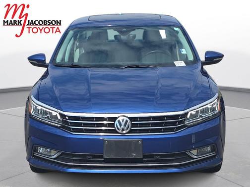 2017 Volkswagen Passat 1.8T SEL Premium