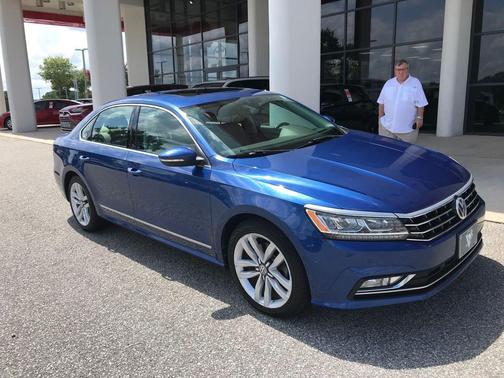 2017 Volkswagen Passat 1.8T SEL Premium