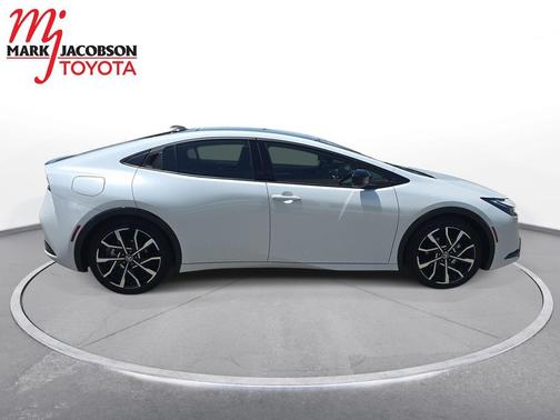 Wind Chill Pearl 2026 Toyota Prius Plug-In Hybrid XSE