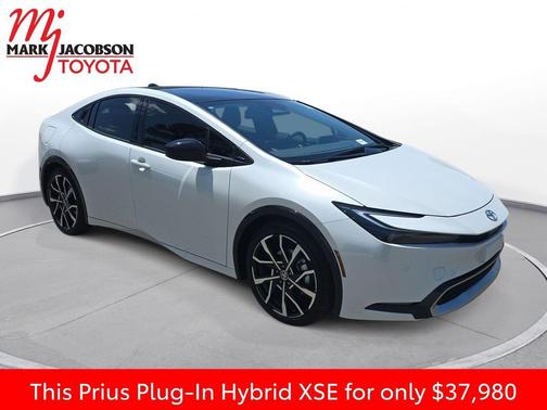 Wind Chill Pearl 2026 Toyota Prius Plug-In Hybrid XSE