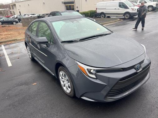 2025 Toyota Corolla Hybrid SE