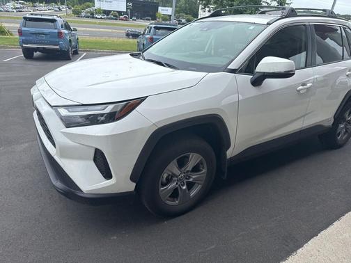 Ice Cap 2024 Toyota RAV4 Hybrid XLE
