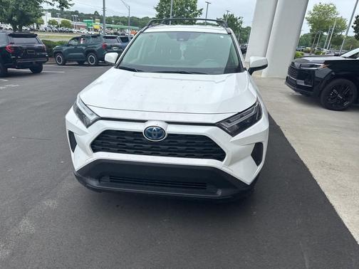 Ice Cap 2024 Toyota RAV4 Hybrid XLE
