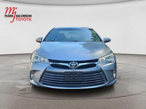 Celestial Silver Metallic 2017 Toyota Camry LE