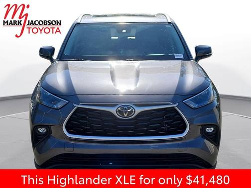 Magnetic Gray Metallic 2024 Toyota Highlander XLE