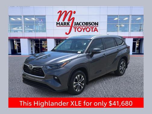 Magnetic Gray Metallic 2024 Toyota Highlander XLE