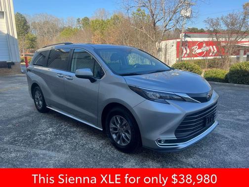 2024 Toyota Sienna XLE