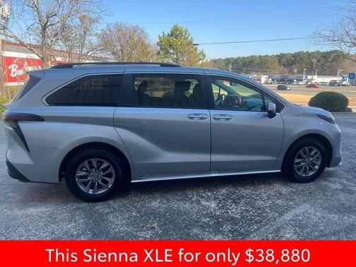 2024 Toyota Sienna XLE
