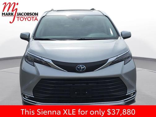 2024 Toyota Sienna XLE