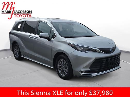 2024 Toyota Sienna XLE