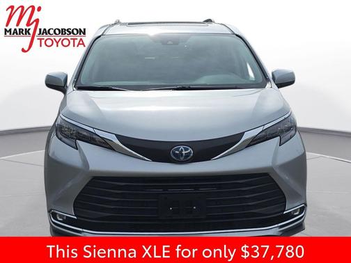 2024 Toyota Sienna XLE