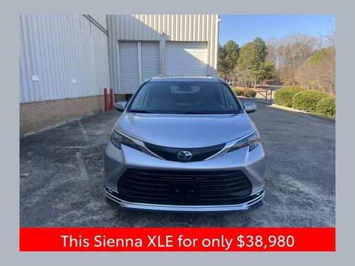 2024 Toyota Sienna XLE