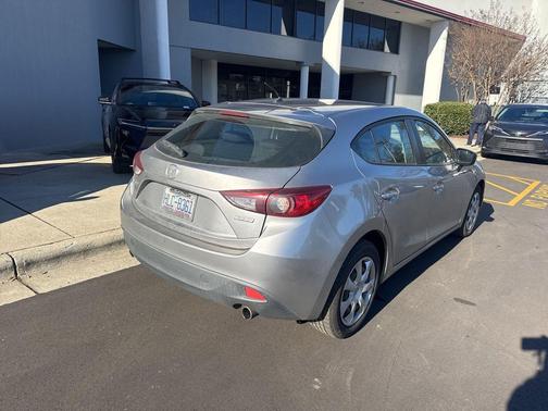 2015 Mazda Mazda3 i Sport