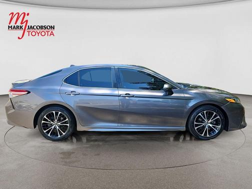Predawn Gray Mica 2019 Toyota Camry SE